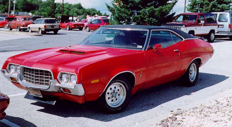 This is a 1972 Gran Torino. They maintained the chubby look they adopted